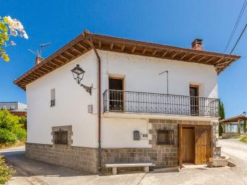 Villa en venta en Lónguida - Chimenea, Cocina equipada