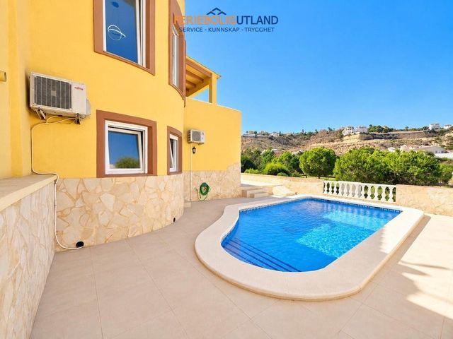 Chalet en venta en Los Montesinos, Alicante Costa Blanca