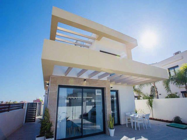 Chalet en venta en Los Montesinos, Alicante Costa Blanca