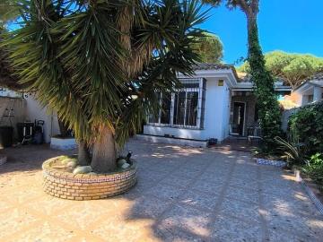 Chalet en venta en La Barrosa, Cádiz Costa de la Luz