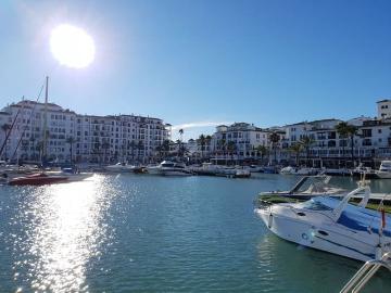 Chalet en venta en La Duquesa / Puerto de la Duquesa, Málaga Costa del Sol