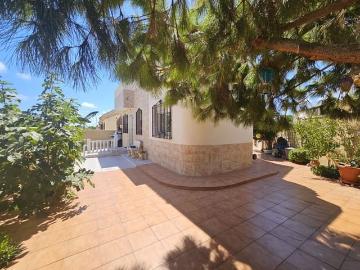 Chalet en venta en La Mata, Alicante Costa Blanca
