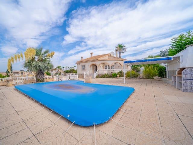 Chalet en venta en La Marina, Alicante Costa Blanca