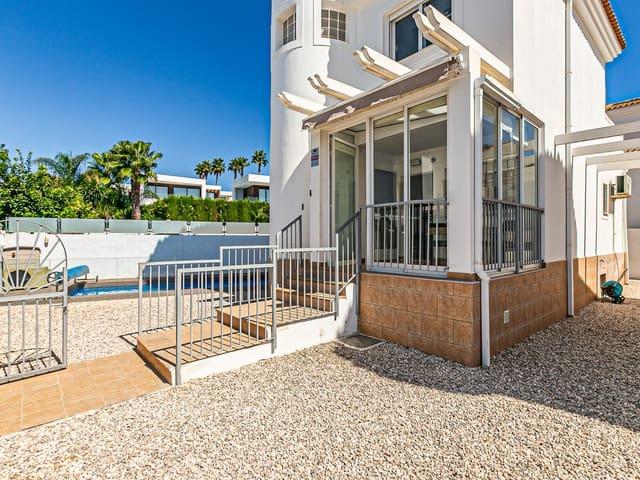 Chalet en venta en La Marina, Alicante Costa Blanca