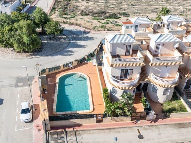Chalet en venta en La Marina, Alicante Costa Blanca