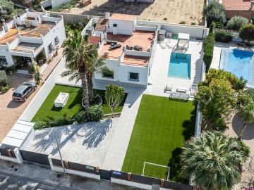 Chalet en venta en La Marina, Alicante Costa Blanca
