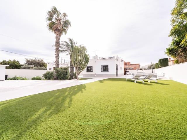 Chalet en venta en La Marina, Alicante Costa Blanca