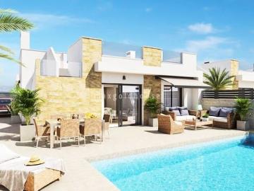 Chalet en venta en La Marina, Alicante Costa Blanca