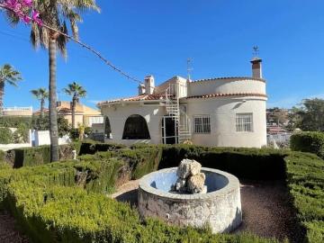Chalet en venta en La Marina, Alicante Costa Blanca