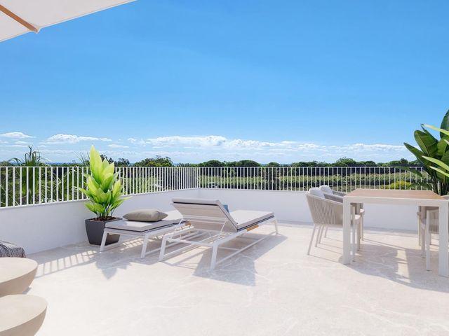 Chalet en venta en La Marina, Alicante Costa Blanca