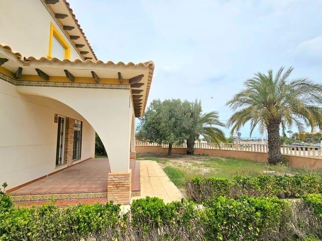 Chalet en venta en La Marina, Alicante Costa Blanca