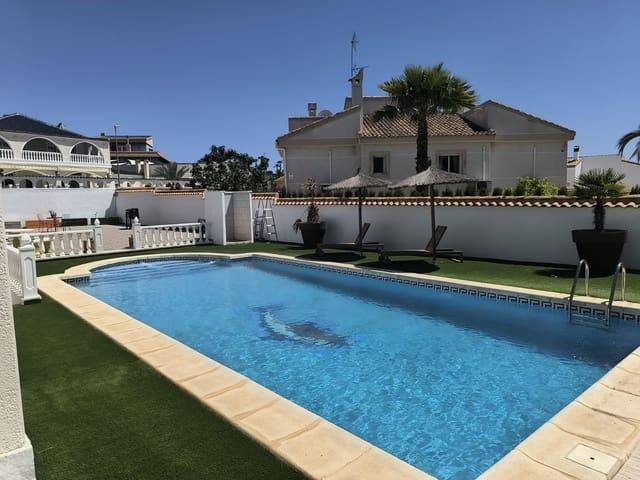 Chalet en venta en La Marina, Alicante Costa Blanca