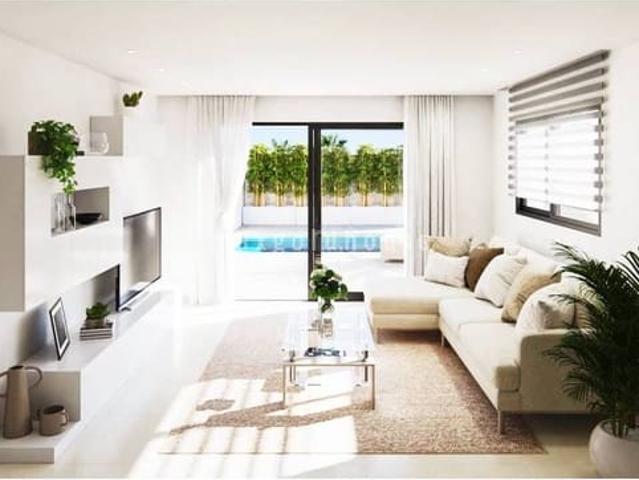 Chalet en venta en La Marina, Alicante Costa Blanca