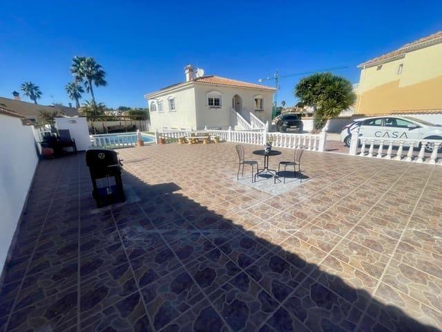 Chalet en venta en La Marina, Alicante Costa Blanca