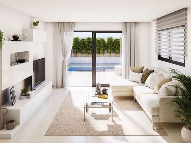 Chalet en venta en La Marina, Alicante Costa Blanca