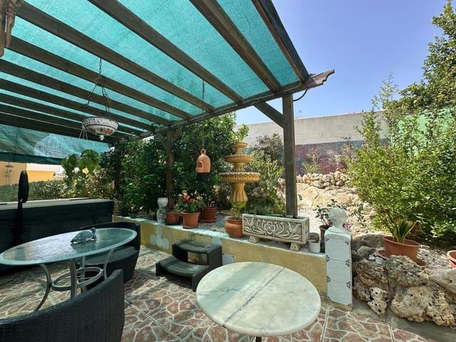 Chalet en venta en La Marina, Alicante Costa Blanca