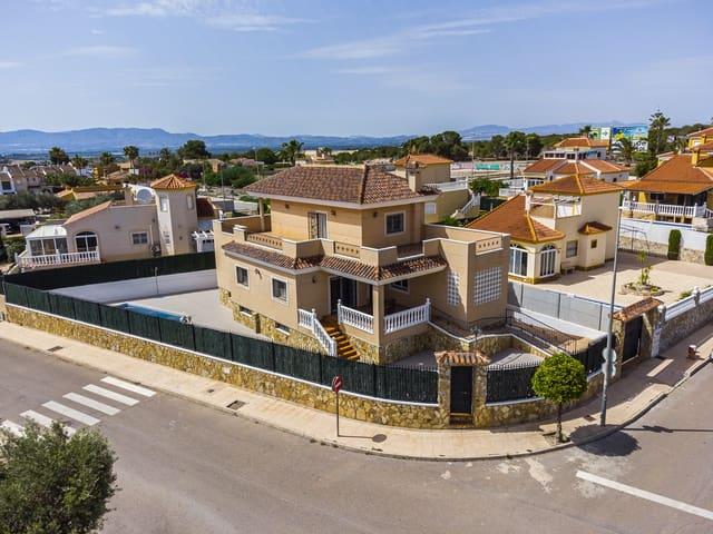 Chalet en venta en La Marina, Alicante Costa Blanca