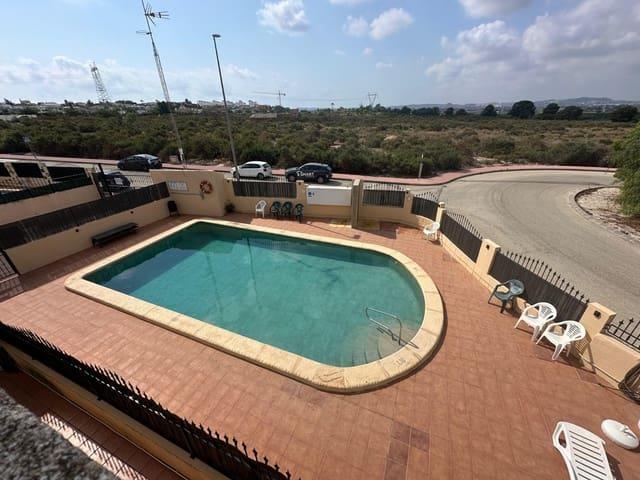 Chalet en venta en La Marina, Alicante Costa Blanca