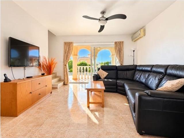 Chalet en venta en La Marina, Alicante Costa Blanca