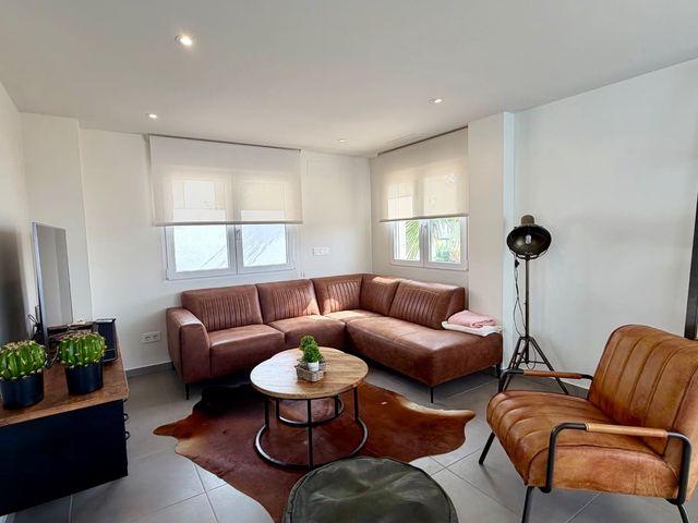 Chalet en venta en La Marina, Alicante Costa Blanca