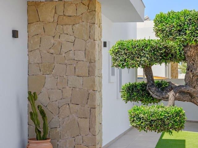 Chalet en venta en La Marina, Alicante Costa Blanca