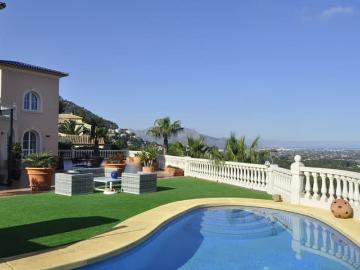 Chalet en venta en La Sella, Alicante Costa Blanca