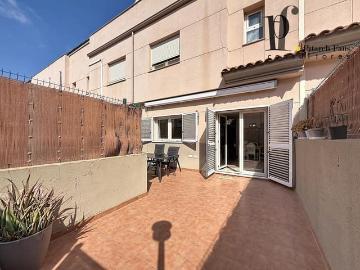 Chalet en venta en La Pobla de Vallbona, Valencia