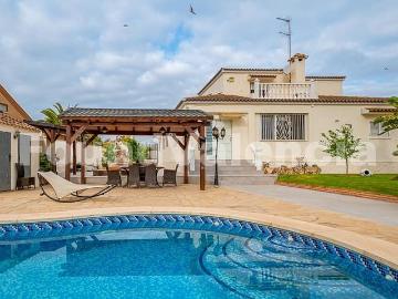 Chalet en venta en La Pobla de Vallbona, Valencia