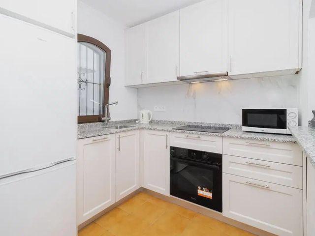Chalet en venta en La Zenia, Alicante Costa Blanca
