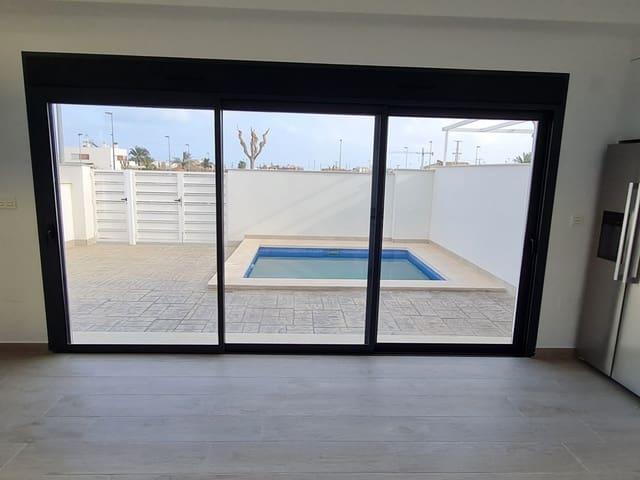 Chalet en venta en La Zenia, Alicante Costa Blanca