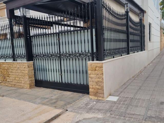 Chalet en venta en La Zenia, Alicante Costa Blanca