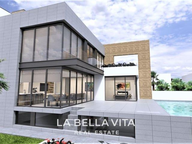 Chalet en venta en La Zenia, Alicante Costa Blanca