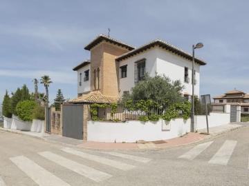 Chalet en venta en La Zubia, Granada