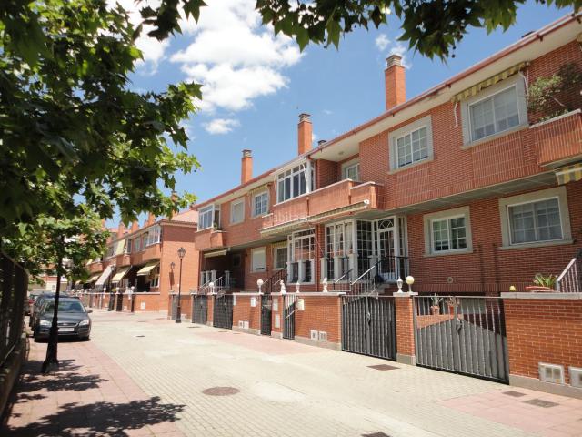 Chalet en venta en Laguna de Duero. Chalets Laguna de.