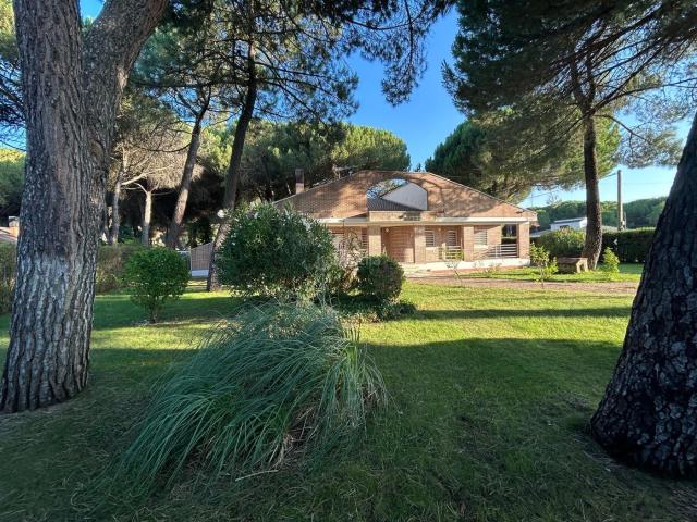 Chalet en venta en Laguna de Duero. Chalets Laguna de.