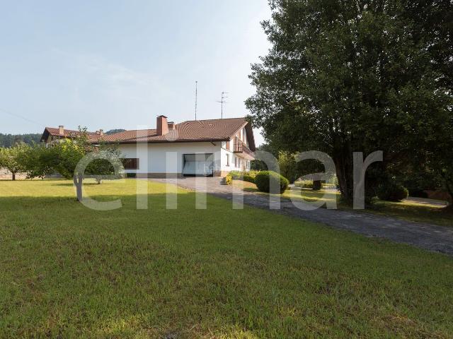 Chalet en venta en Larrabetzu. Chalets.