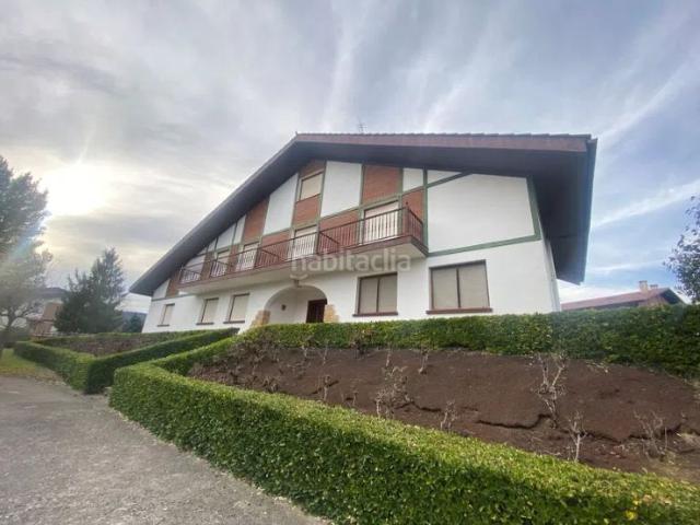 Chalet en venta en Larrabetzu. Chalets.