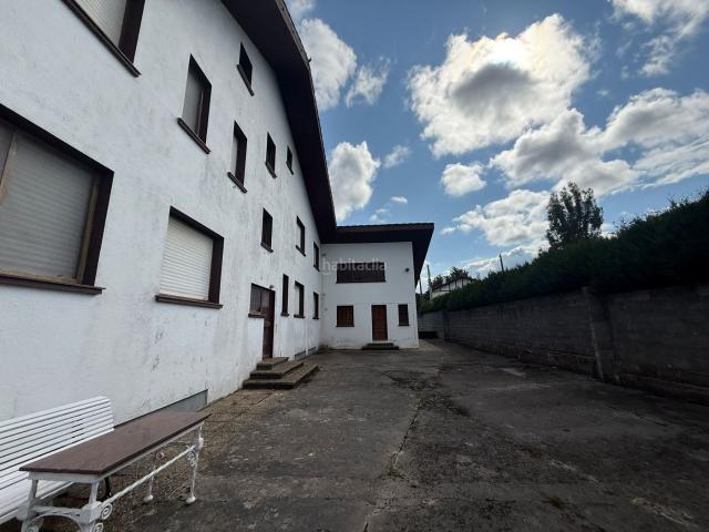Chalet en venta en Larrabetzu. Chalets.