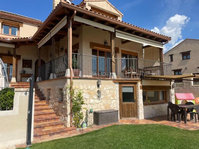 Chalet en venta en Lastrilla La. Se vende precioso chalet individual en El Sotillo. Chalets Lastrilla.
