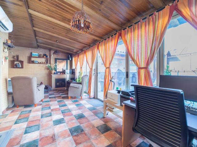 Chalet en venta en Leganés, Valdepelayo Montepinos Arroyo Culebro. Chalet adosado en venta en Calle de Navalcarnero. Chalets.