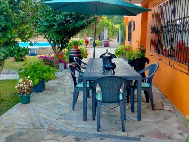 Chalet en venta en Leiro. Chalet con jardín y piscina en Leiro. Chalets.