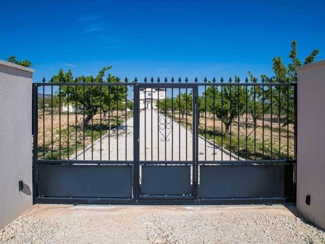 Chalet en venta en Lel, Alicante