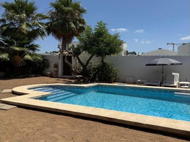 Chalet en Venta en LEliana, Valencia