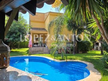 Villa en venta en Calle del Castillo, Valencia - Jardín