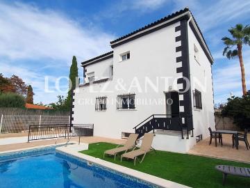 Chalet en venta en L'Eliana, Valencia