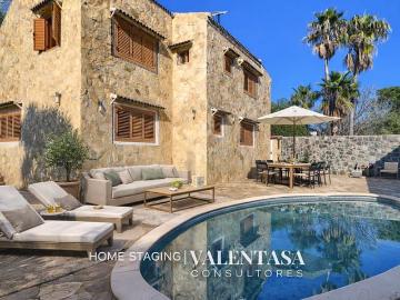 Villa en venta en L'Eliana - Jardín