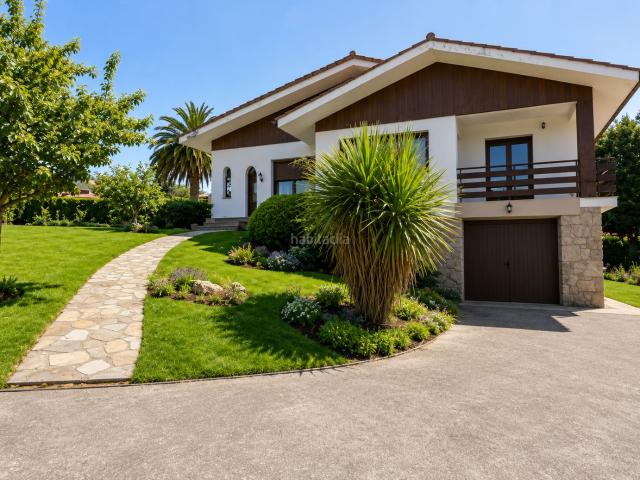 Chalet en venta en Lemoiz. Guremendi. Chalets.