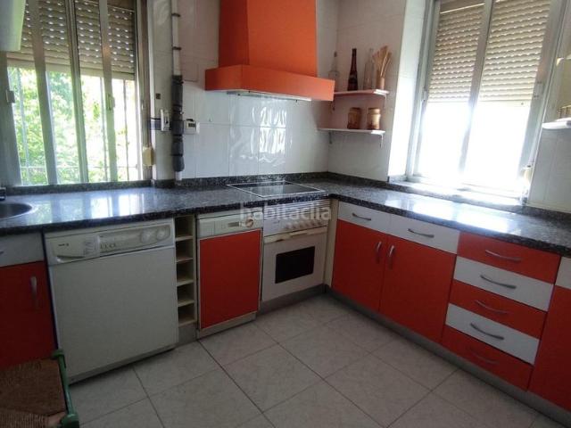 Chalet en venta en León, Armunia. Espectacular Chalet en La VegaOteruelo, León por solo 269,000. Chalets.