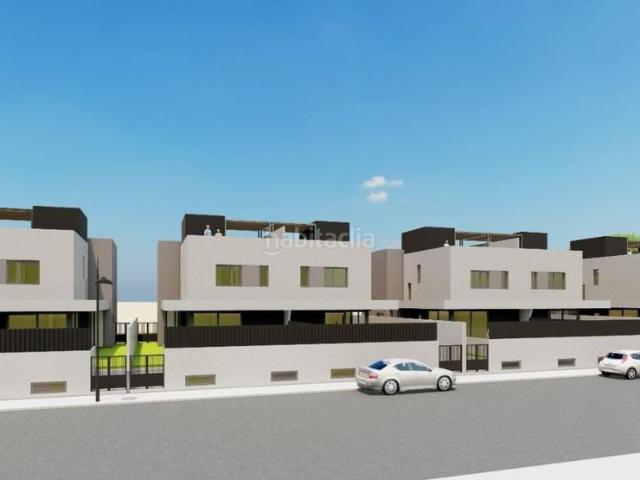 Chalet en venta en León, La Lastra. Casa en Calle De Lisboa. Chalets.
