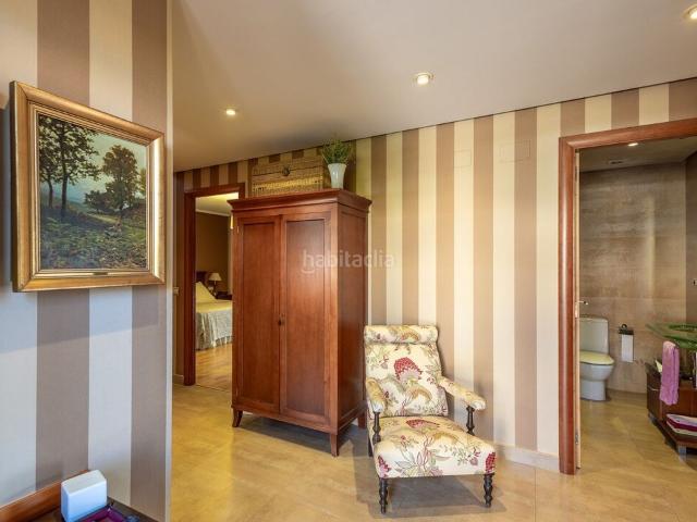 Chalet en venta en León, Las Eras de Renueva. CHALET EN VENTA EN ERAS DE RENUEVA, URBANIZACIÓN SANTA ENGRACIA. Chalets.
